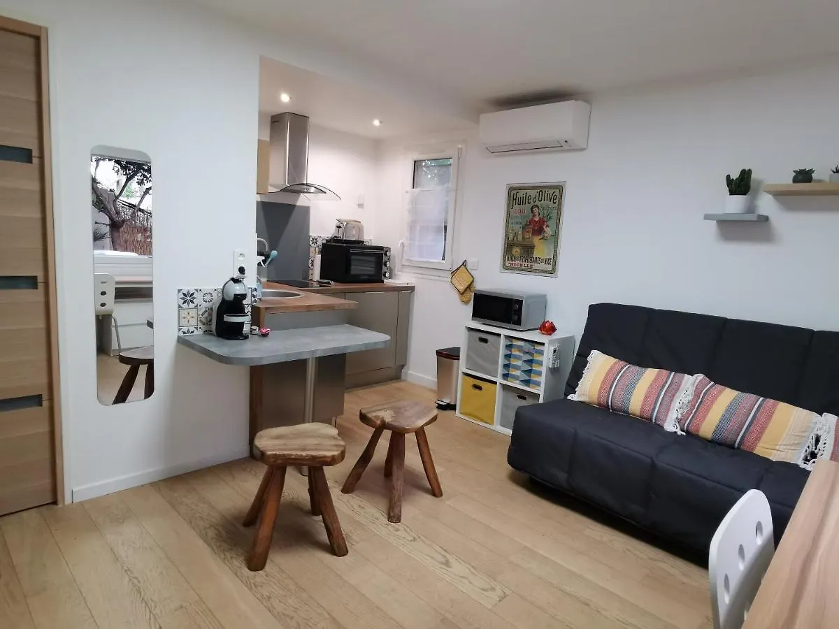 Nice - Charming Little House With Terrace 0*,