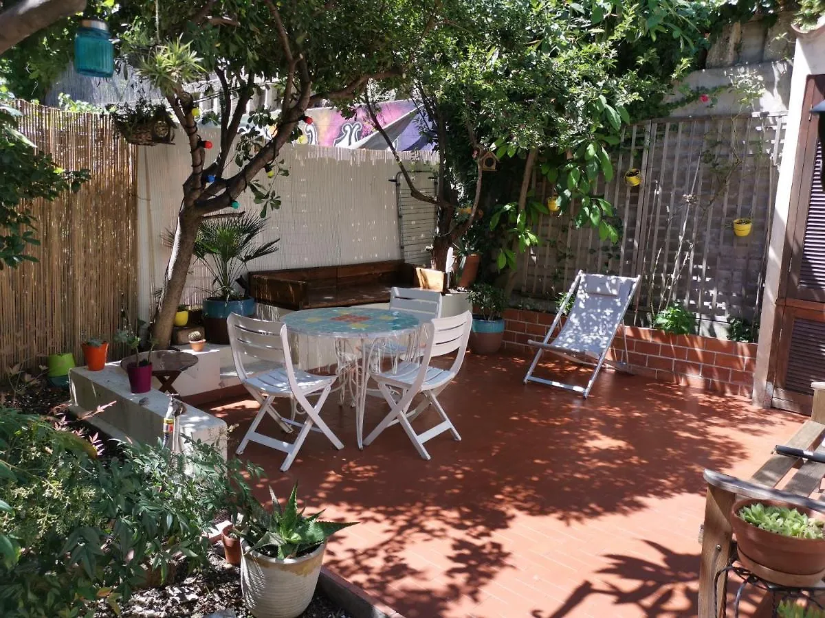Nice - Charming Little House With Terrace